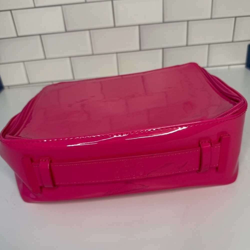 BÉIS x Barbie Cosmetic Case – Limited Edition 💖 - Picture 3 of 5